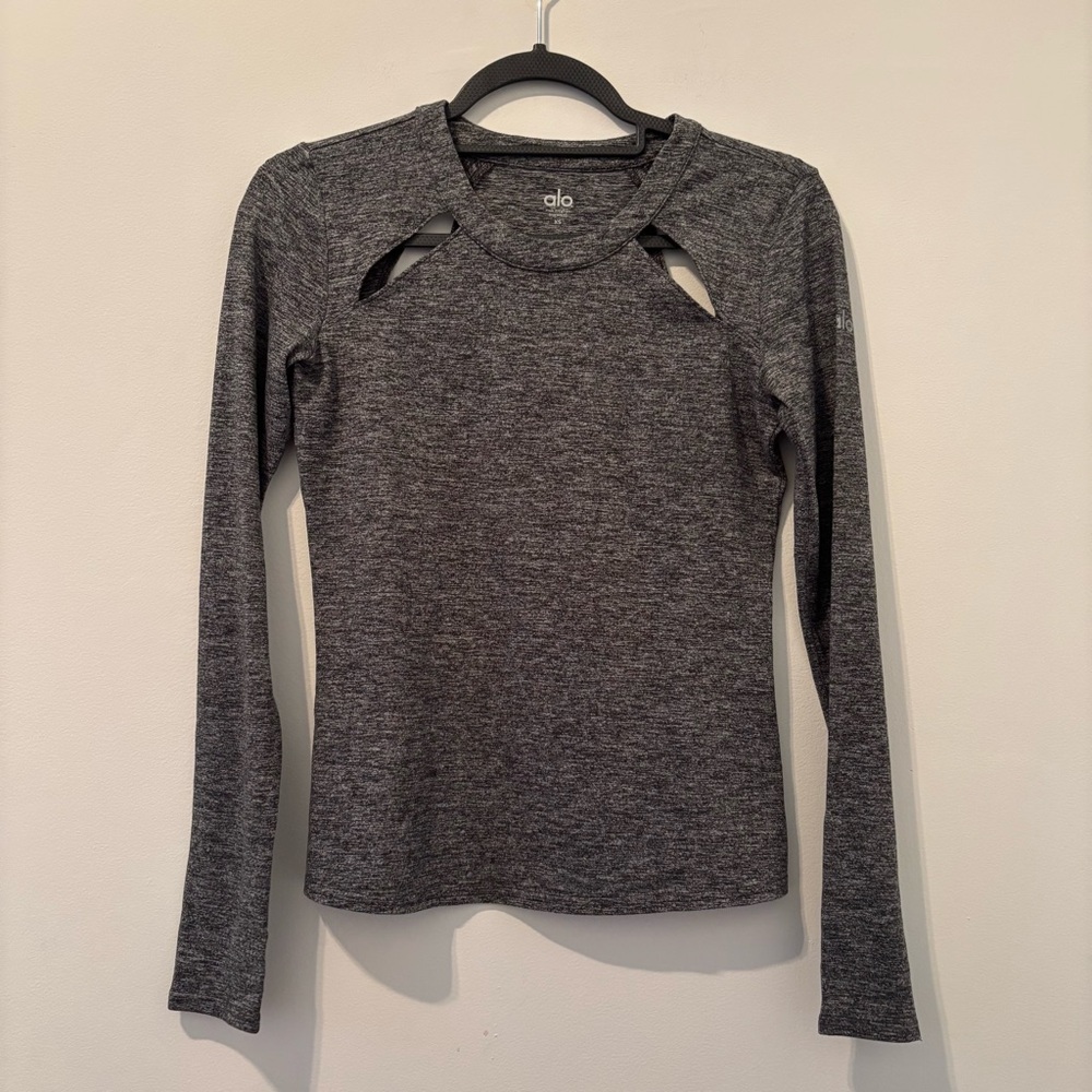 ALO Yoga Mantra Cutout Long Sleeve - Charcoal